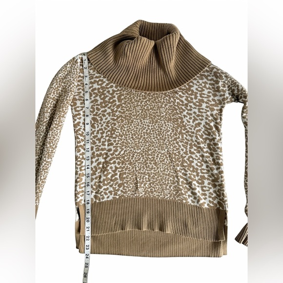 Michael Kors XS Tan Beige Leopard Print Sweater Cowl Neck Ribbed Trim Pullover - Picture 7 of 8